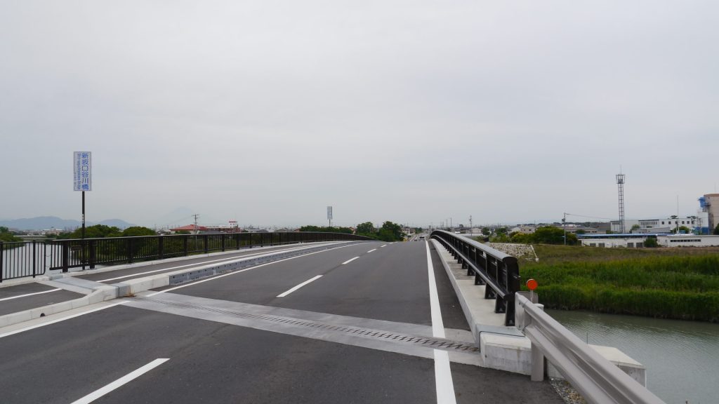 新坂口谷川橋